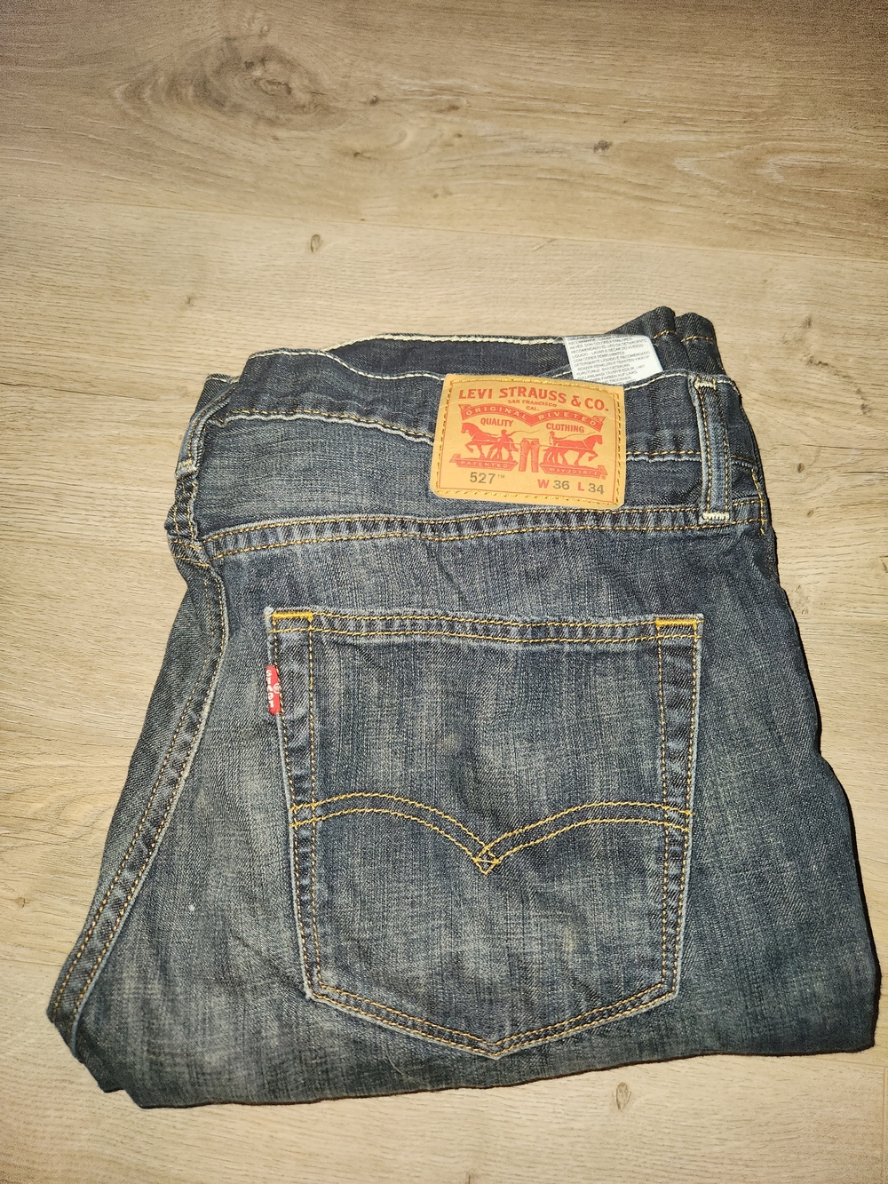 Levi's Men's Dark Blue Straight-Leg Jeans with Contrast Stitch